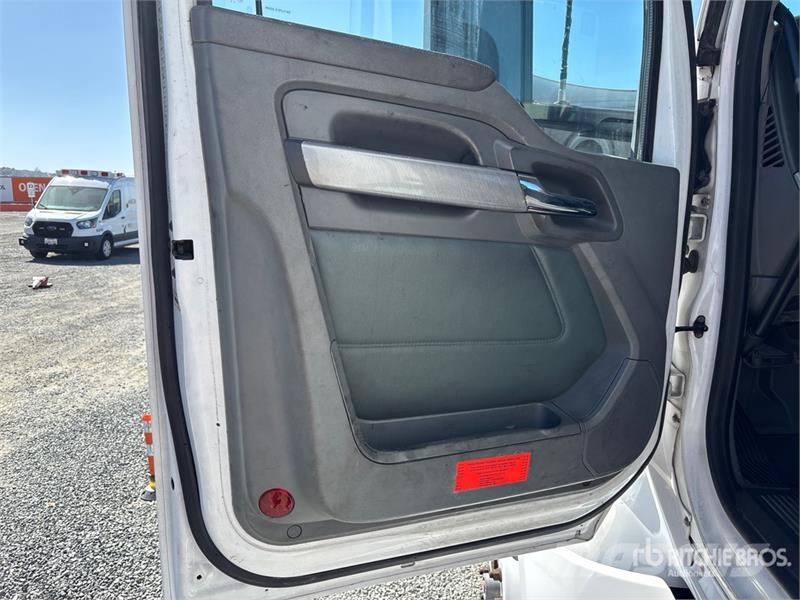 Kenworth T-680 6x4 T/A Day Cab Truck Tractor Sattelzugmaschinen