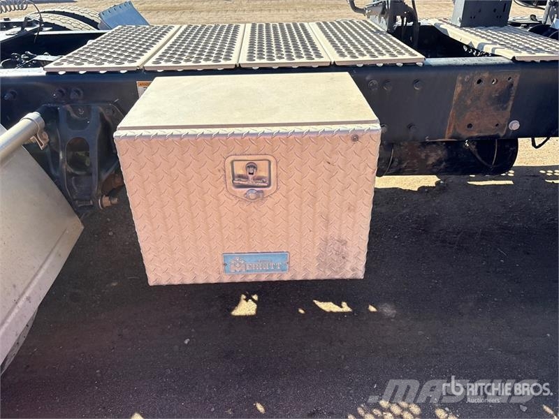 Kenworth T-680 6x4 T/A Day Cab Truck Tractor Sattelzugmaschinen