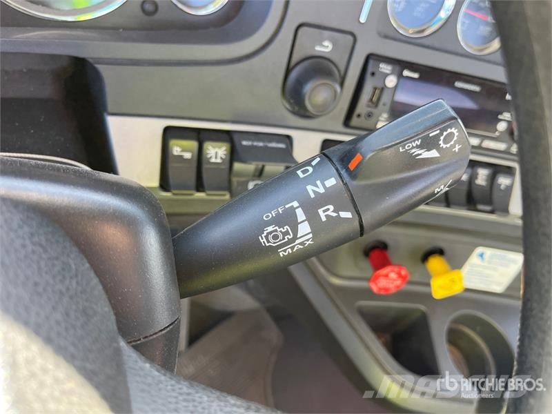 Kenworth T-680 6x4 T/A Day Cab Truck Tractor Vlačilci