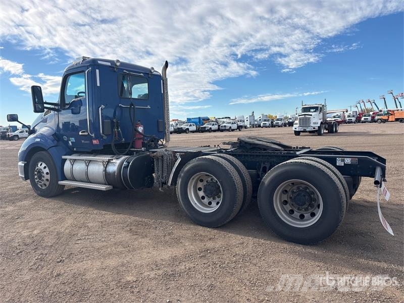 Kenworth T-680 6x4 T/A Day Cab Truck Tractor Vilcēji