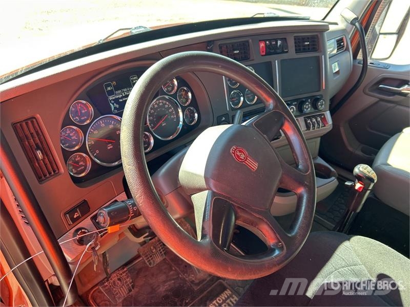 Kenworth T-680 6x4 T/A Day Cab Truck Tractor Sadulveokid