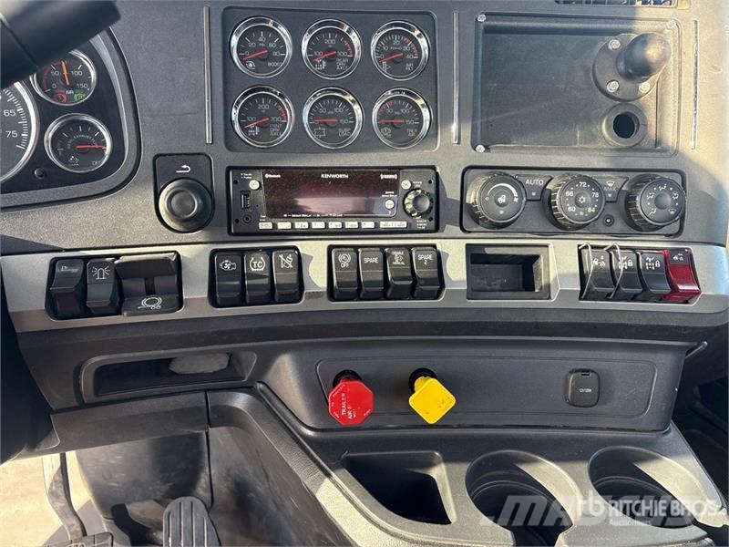 Kenworth T-680 6x4 T/A Day Cab Truck Tractor Vilcēji