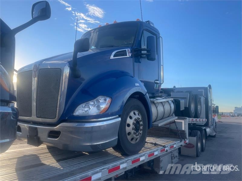 Kenworth T-680 6x4 T/A Day Cab Truck Tractor Sattelzugmaschinen