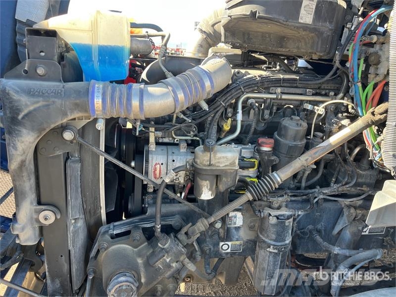 Kenworth T-680 6x4 T/A Day Cab Truck Tractor Vlačilci