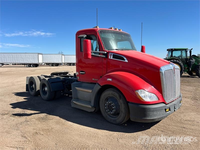 Kenworth T-680 6x4 T/A Day Cab Truck Tractor Седельные тягачи