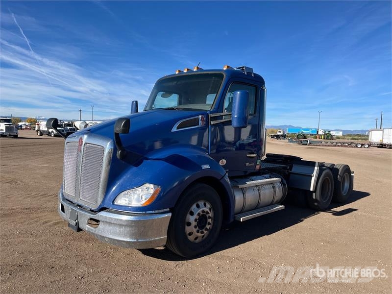 Kenworth T-680 6x4 T/A Day Cab Truck Tractor Vlačilci