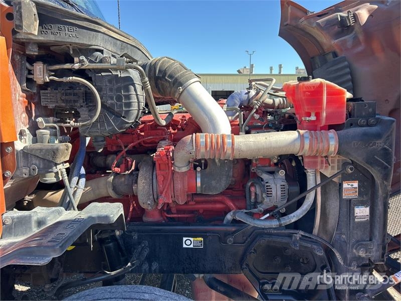 Kenworth T-680 6x4 T/A Day Cab Truck Tractor Sadulveokid
