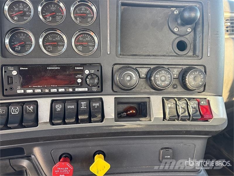 Kenworth T-680 6x4 T/A Day Cab Truck Tractor Vilcēji