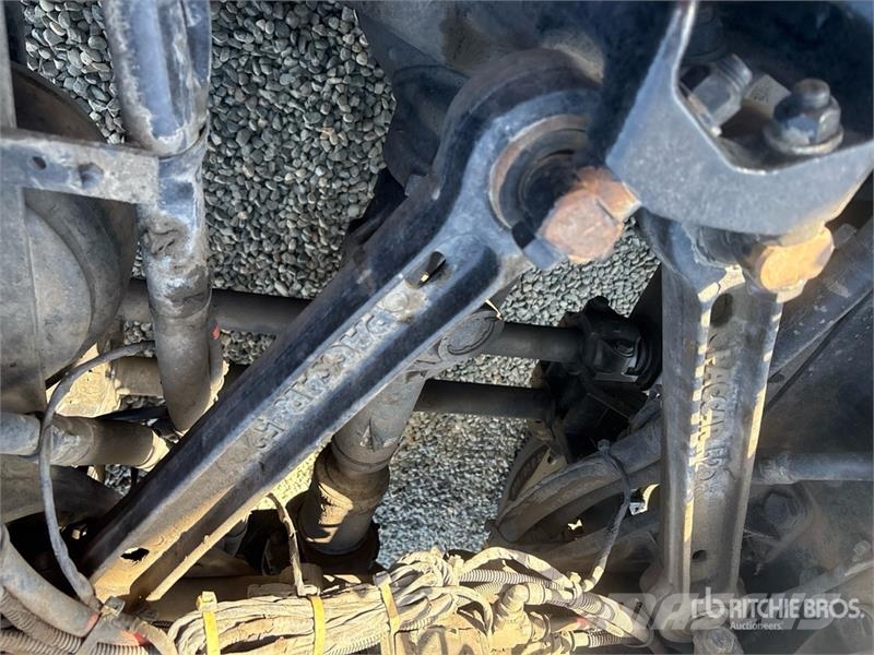 Kenworth T-680 6x4 T/A Day Cab Truck Tractor وحدات الجر