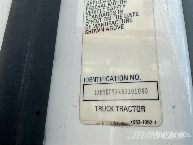 Kenworth T-680 6x4 T/A Day Cab Truck Tractor Trekkvogner