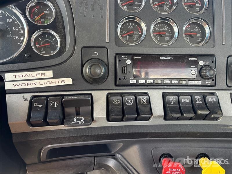 Kenworth T-680 6x4 T/A Day Cab Truck Tractor Vilcēji