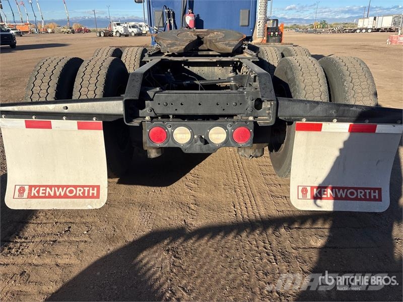 Kenworth T-680 6x4 T/A Day Cab Truck Tractor Vilcēji