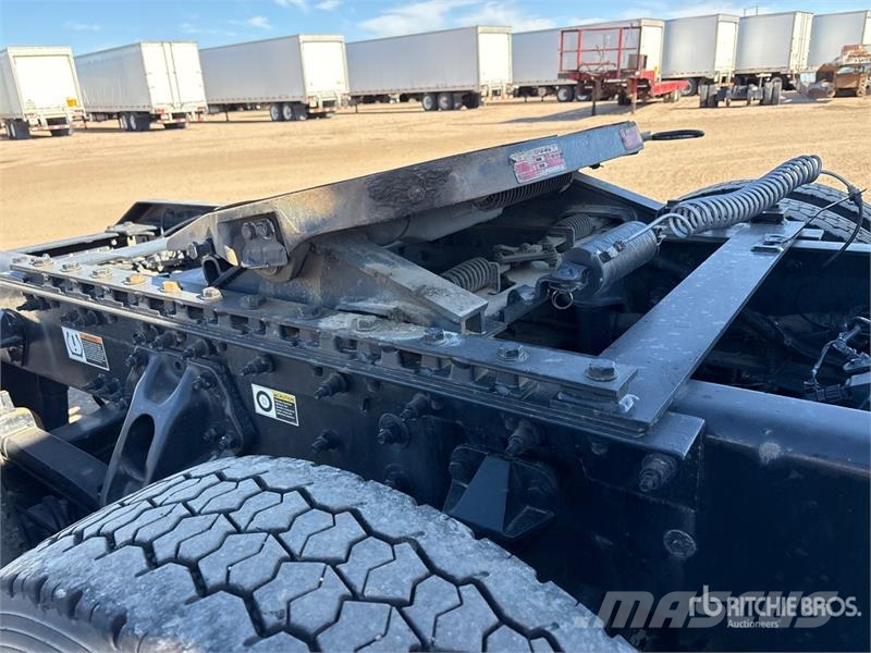 Kenworth T-680 6x4 T/A Day Cab Truck Tractor Sattelzugmaschinen