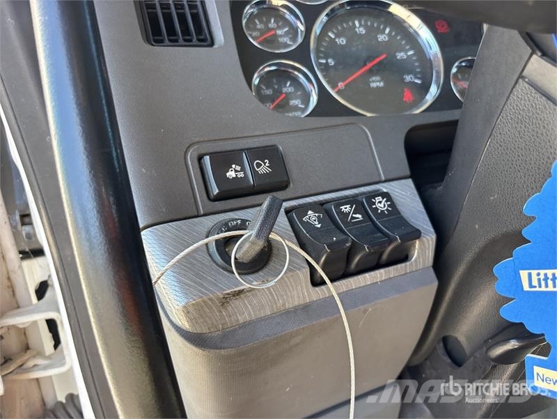 Kenworth T-680 S/A Day Cab Truck Tractor 牵引车