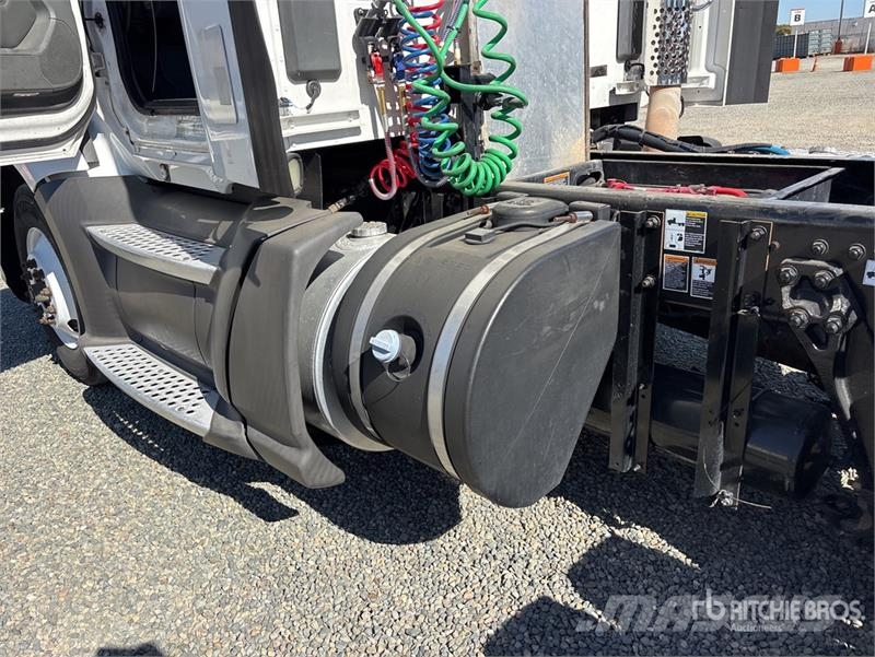 Kenworth T-680 S/A Day Cab Truck Tractor 牵引车