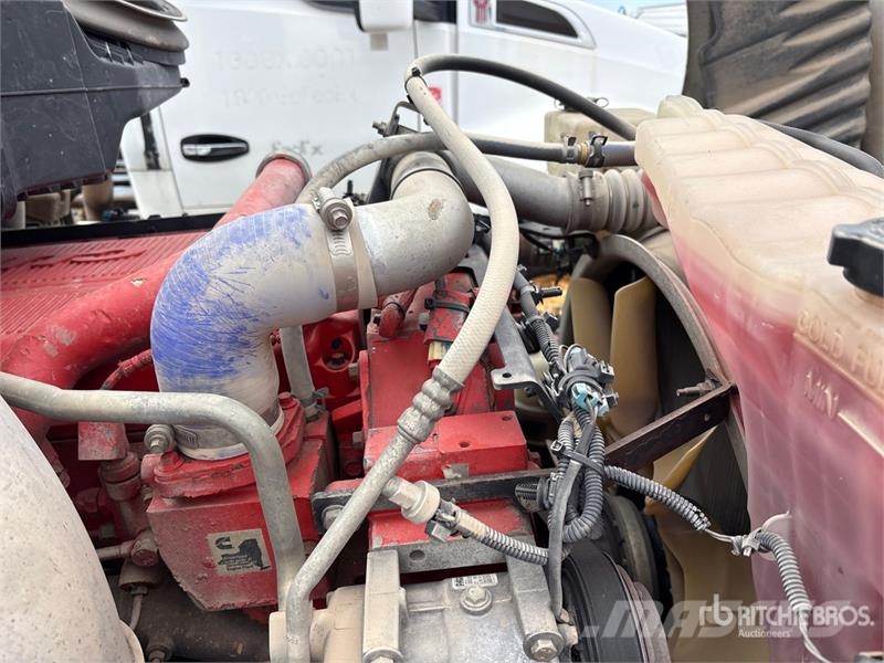 Kenworth T-680 T/A Day Cab Truck Tractor (Inoperable) Dragbilar