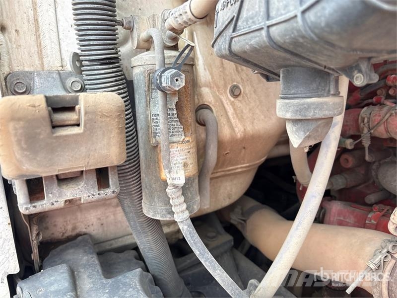 Kenworth T-680 T/A Day Cab Truck Tractor (Inoperable) Dragbilar