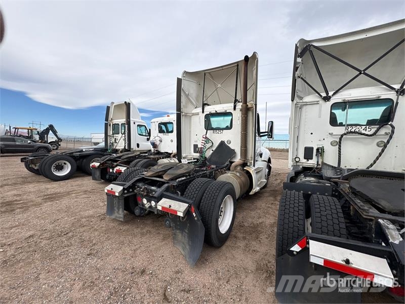 Kenworth T-680 T/A Day Cab Truck Tractor (Inoperable) Dragbilar