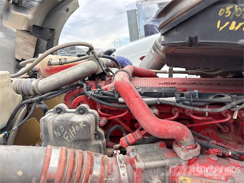 Kenworth T-680 T/A Day Cab Truck Tractor (Inoperable) Dragbilar