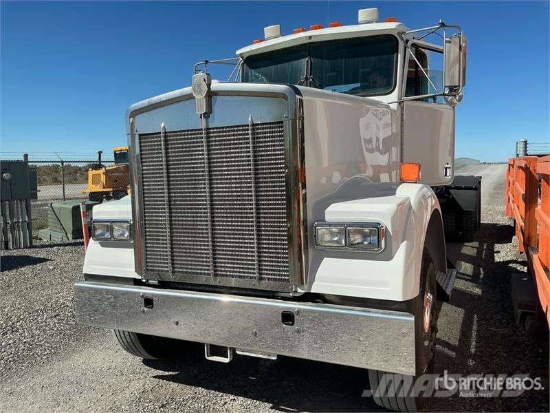 Kenworth T/A Day Cab Truck Tractor Tractor Units