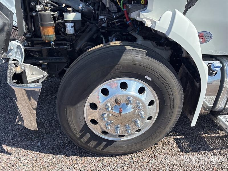 Kenworth T280 4x2 Cab and Chassis Cabine si interior