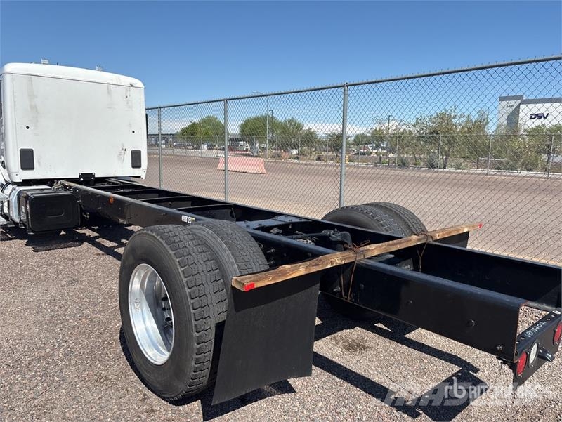 Kenworth T280 4x2 Cab and Chassis Cabine si interior