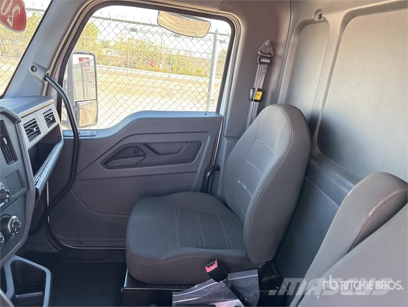 Kenworth T280 4x2 Cab and Chassis Cabine si interior