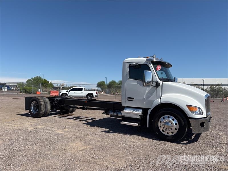 Kenworth T280 4x2 Cab and Chassis Cabine si interior