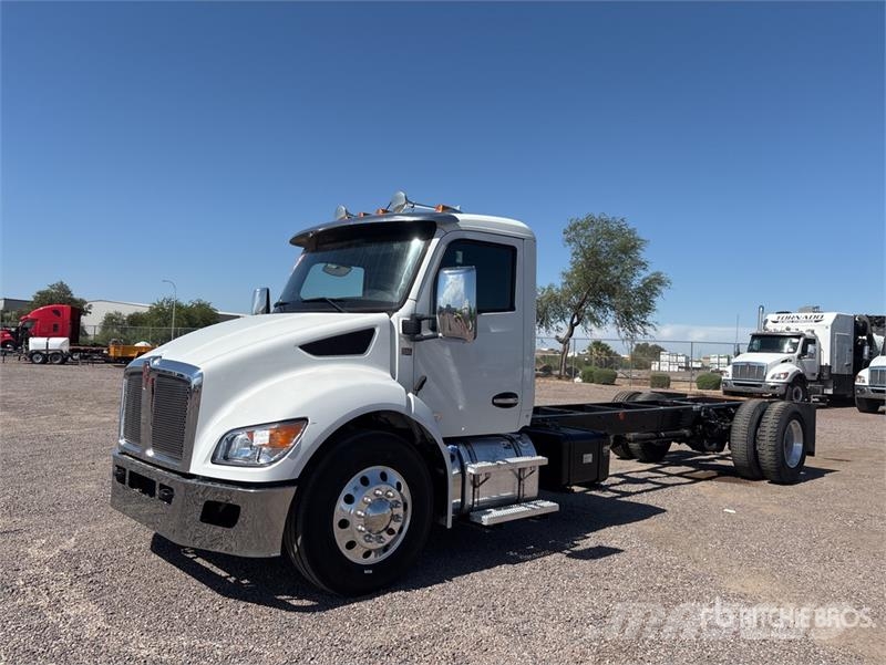 Kenworth T280 4x2 Cab and Chassis Cabine si interior