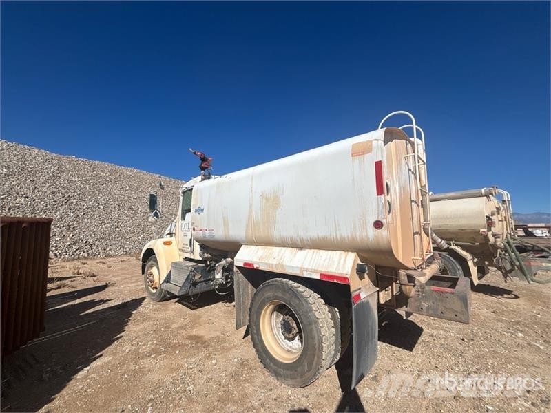 Kenworth T300 Su tankerleri