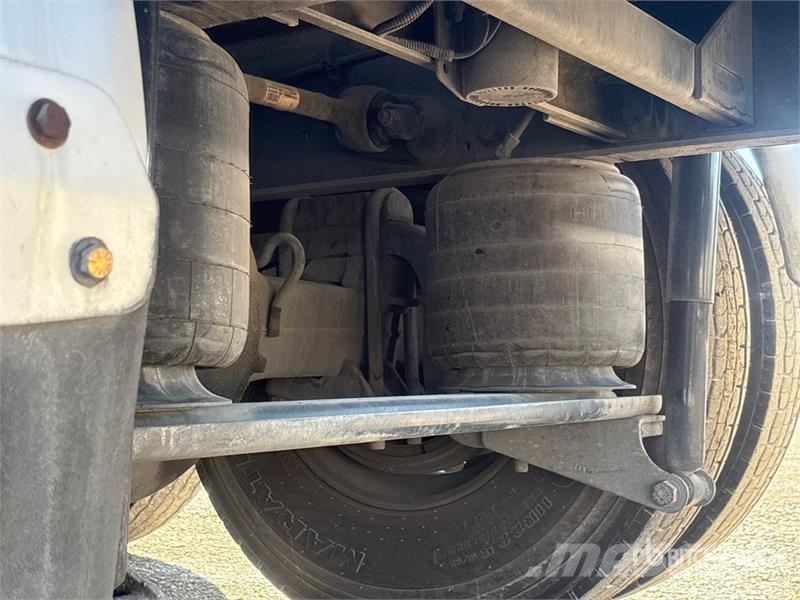 Kenworth T300 Tovornjaki cisterne
