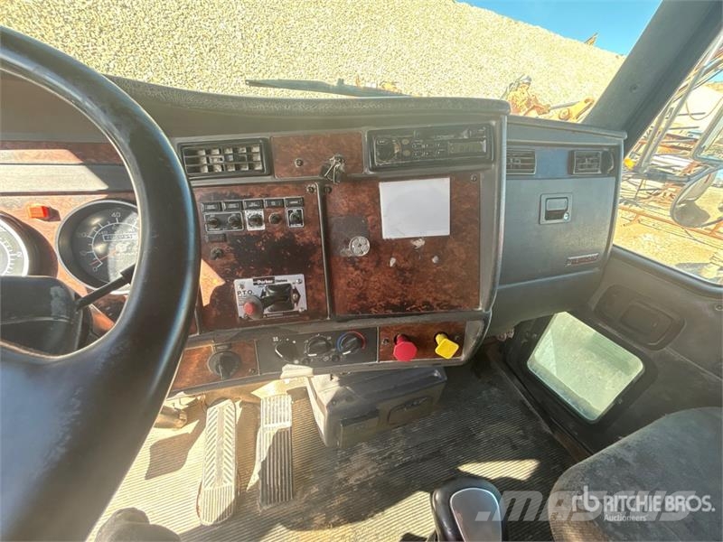 Kenworth T300 Su tankerleri