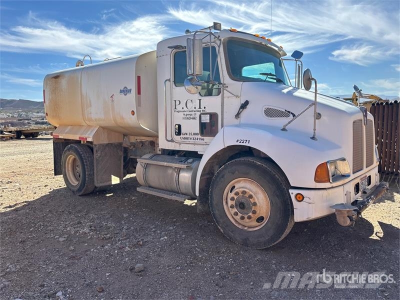 Kenworth T300 Su tankerleri