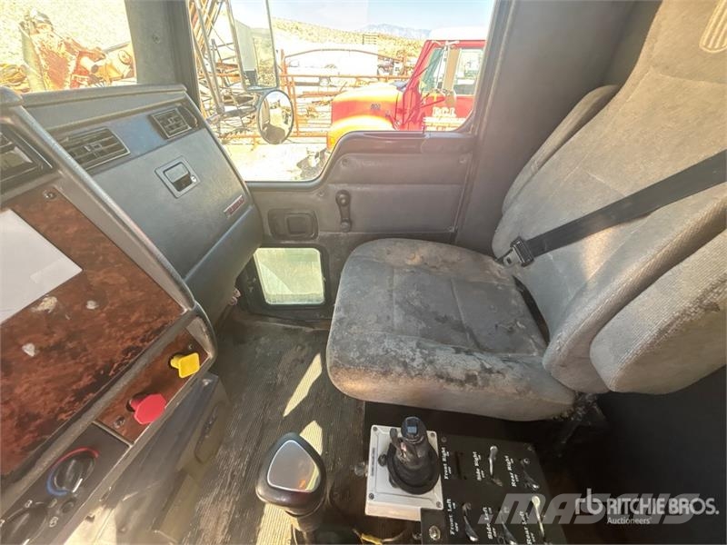 Kenworth T300 Su tankerleri