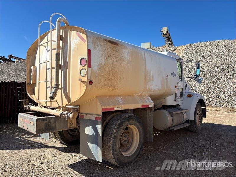 Kenworth T300 Su tankerleri