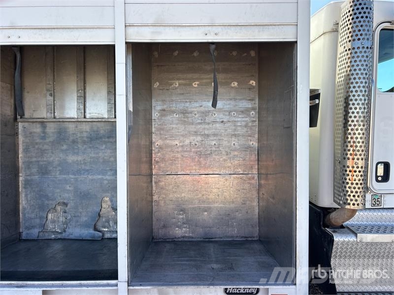 Kenworth T300 4x2 10 Bay Beverage Truck Camion per la consegna bevande