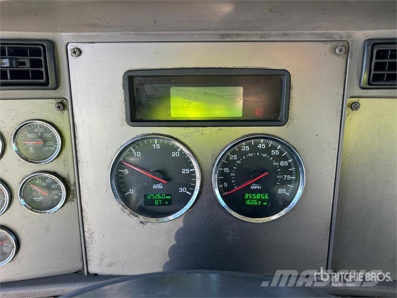 Kenworth T300 4x2 10 Bay Beverage Truck Beverage delivery trucks