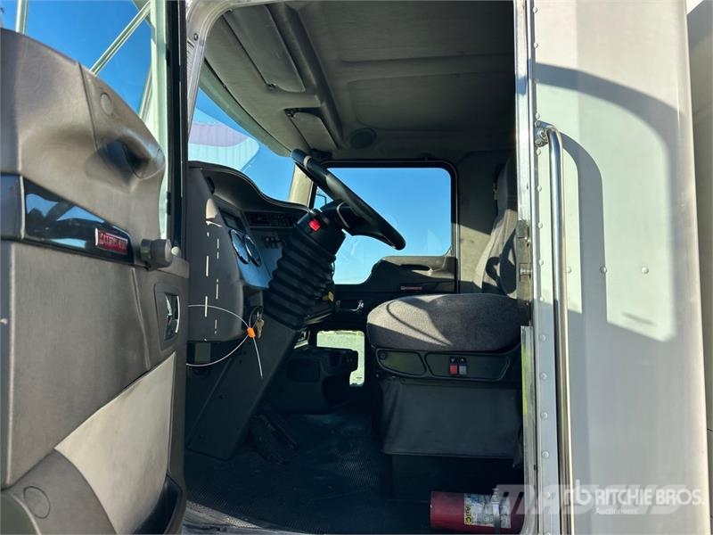 Kenworth T300 4x2 10 Bay Beverage Truck Beverage delivery trucks