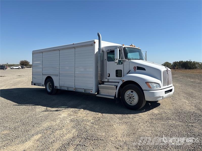 Kenworth T300 4x2 8 Bay Beverage Truck 飲料運輸卡車
