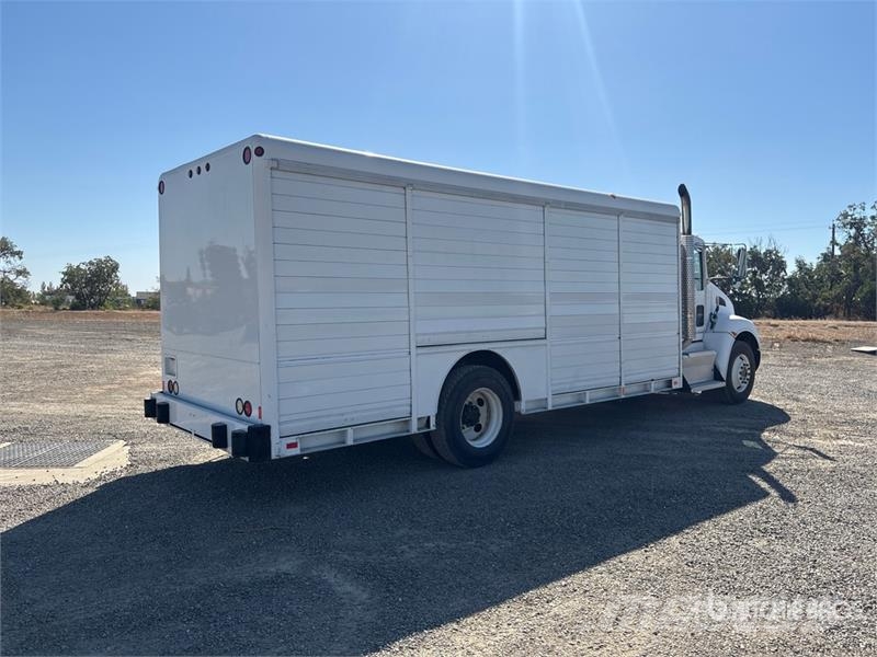 Kenworth T300 4x2 8 Bay Beverage Truck 飲料運輸卡車