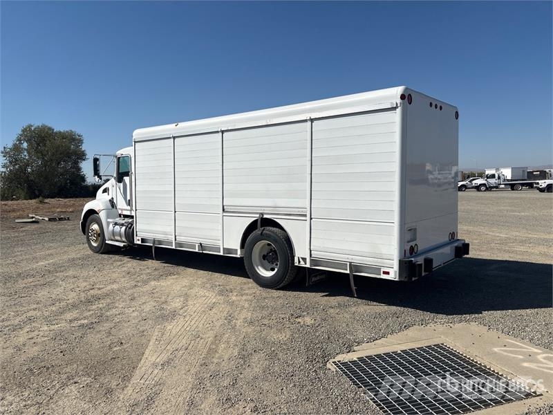 Kenworth T300 4x2 8 Bay Beverage Truck 飲料運輸卡車