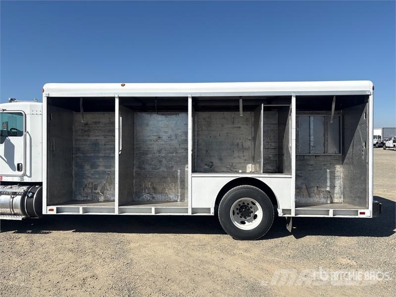 Kenworth T300 4x2 8 Bay Beverage Truck 飲料運輸卡車
