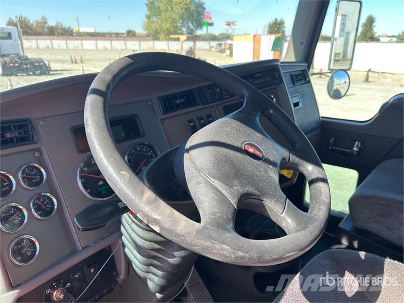 Kenworth T300 4x2 Beverage Truck Tovornjaki za prevoz pijač