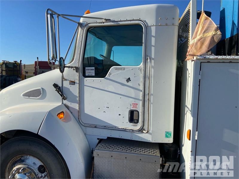 Kenworth T300 4x2 Service Truck مركبات الأغراض العامة
