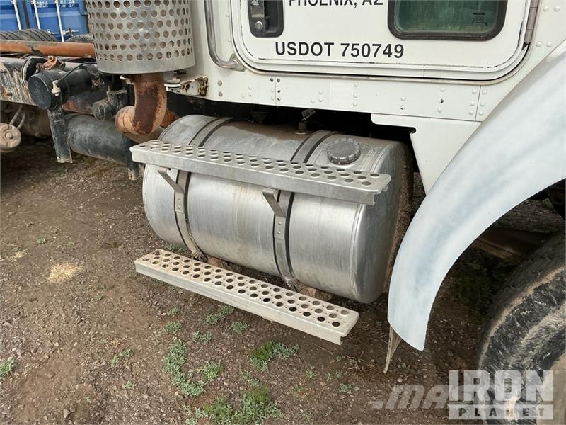 Kenworth T300 6x4 Cab and Chassis Kabine i unutrašnjost