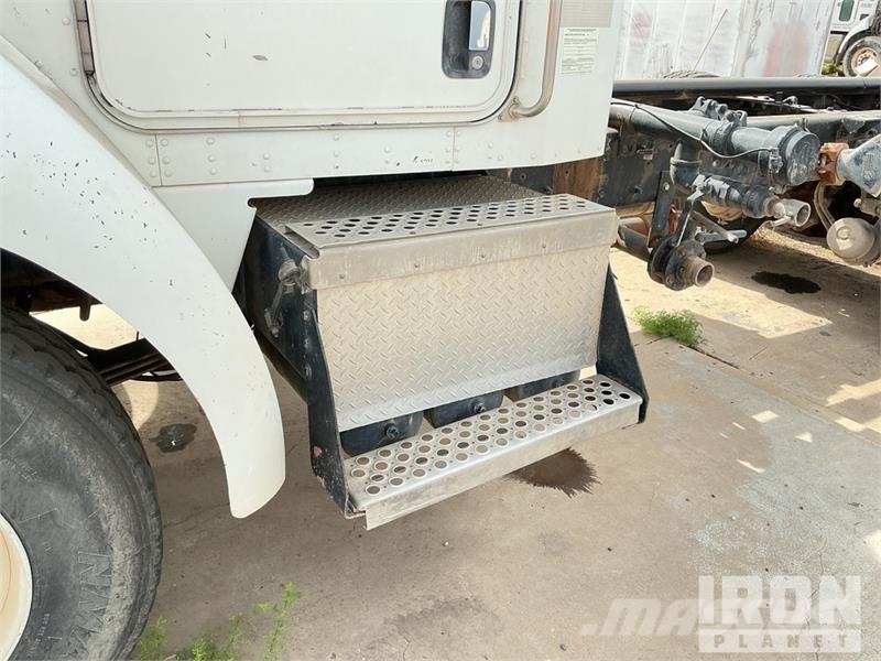 Kenworth T300 6x4 Cab and Chassis Kabine i unutrašnjost