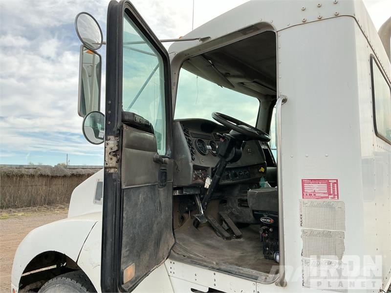 Kenworth T300 6x4 Cab and Chassis Kabine i unutrašnjost