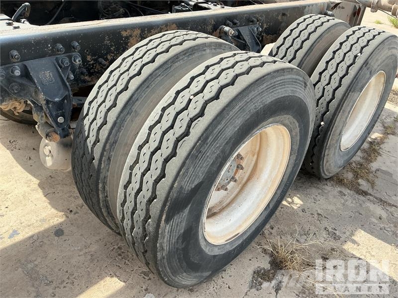 Kenworth T300 6x4 Cab and Chassis Kabine i unutrašnjost