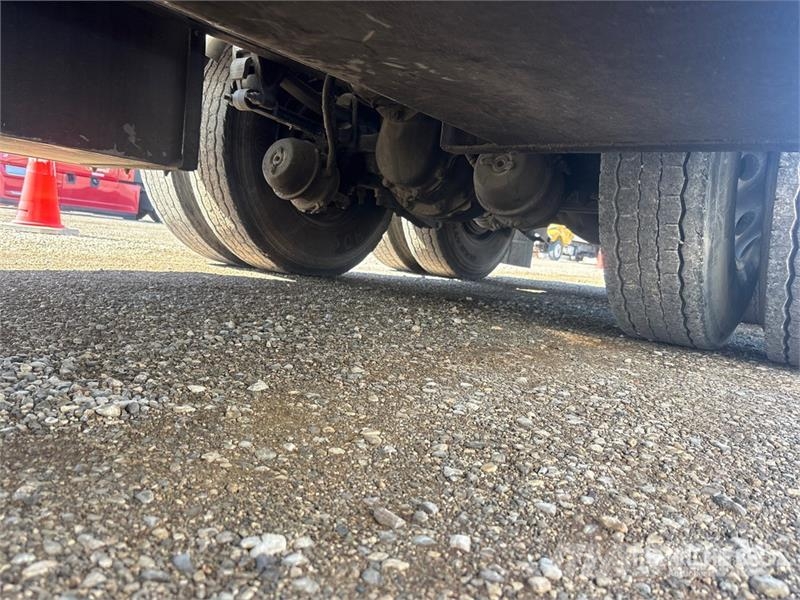 Kenworth T300 6x4 Cab and Chassis Kabinen