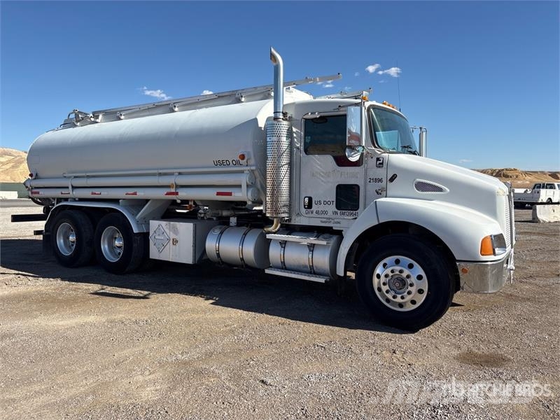 Kenworth T300 6x4 Fuel Truck タンカートラック